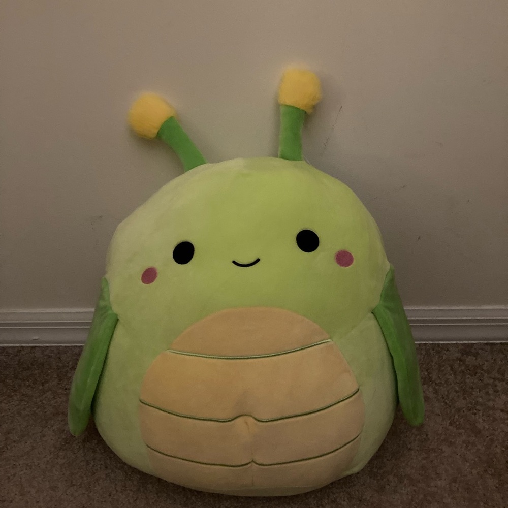 Pilar 16” squishmallow